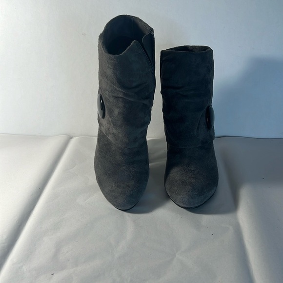 Vaneli Jessica Grey Suede Ankle Booties - Picture 1 of 7